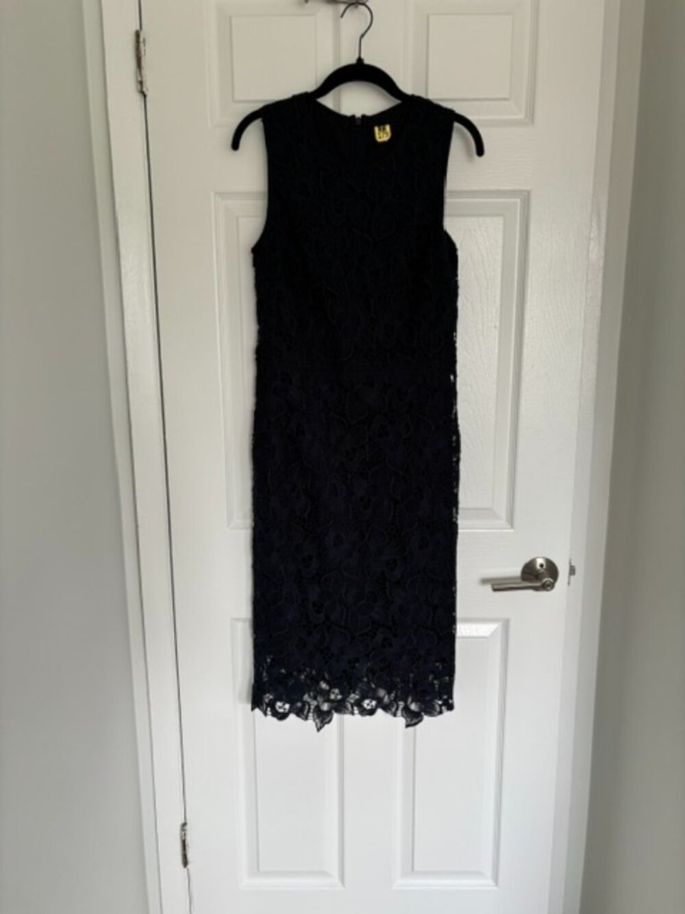 Ann Taylor Lace Sheath Dress Size 8 fully lined